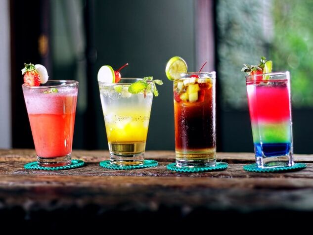 Les cocktails avec de l'alcool sont nocifs pour la santé. 