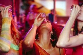 Les filles boivent de l'alcool comment abandonner